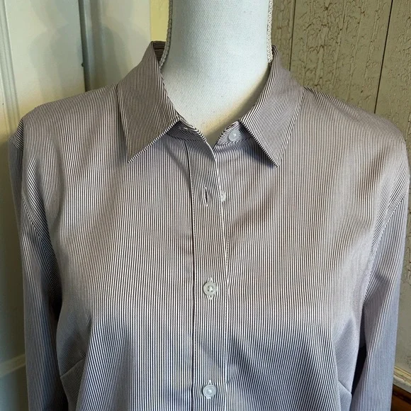 Banana Republic Tailored Fit Pinstripe Shirt - Picture 3 of 12